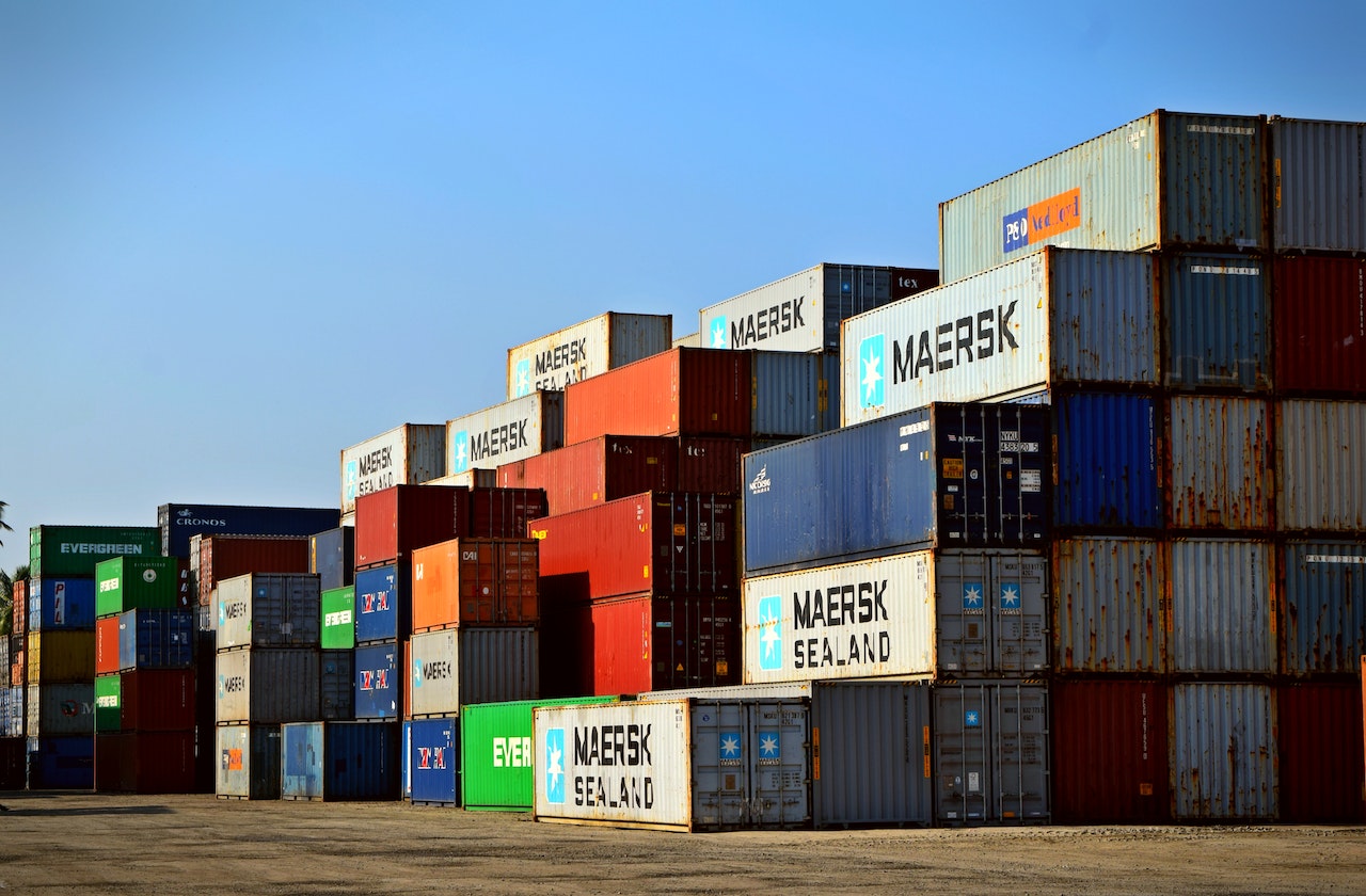 Optymalizacja procesów logistycznych – jak wykorzystać firmę transportową?
